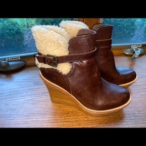 UGG Wedge Leather and Fur Boot Size 8
